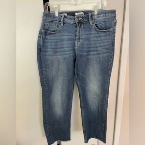 Women’s Vigoss cropped jeans size 16. Raw hem